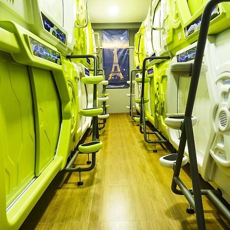 Super Oyo 91328 Fiducia Capsule Hotel ジャカルタ エクステリア 写真