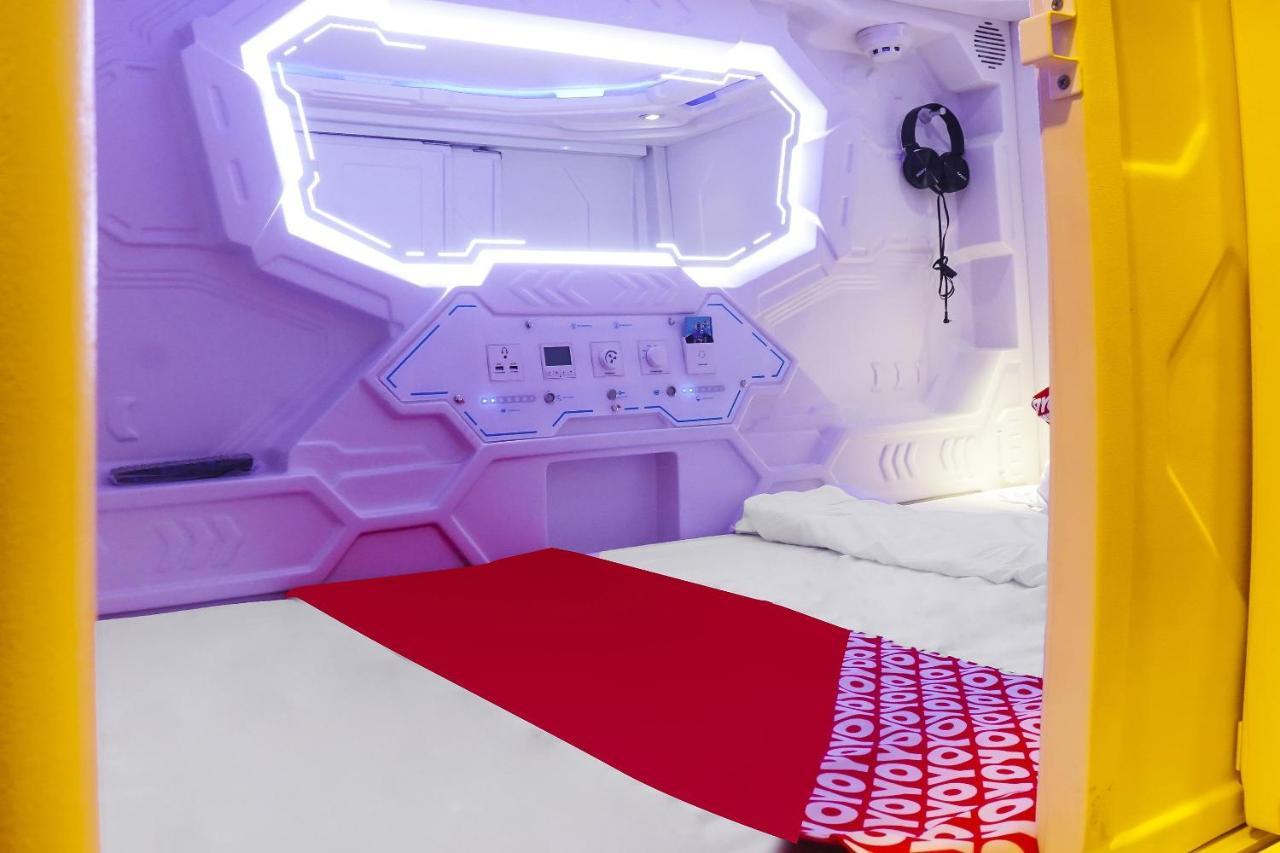 Super Oyo 91328 Fiducia Capsule Hotel ジャカルタ エクステリア 写真