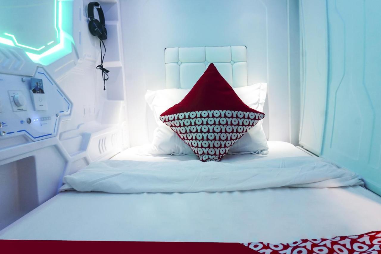 Super Oyo 91328 Fiducia Capsule Hotel ジャカルタ エクステリア 写真