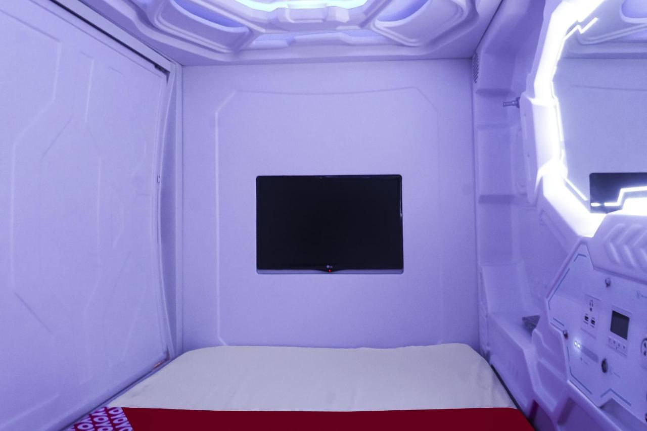 Super Oyo 91328 Fiducia Capsule Hotel ジャカルタ エクステリア 写真