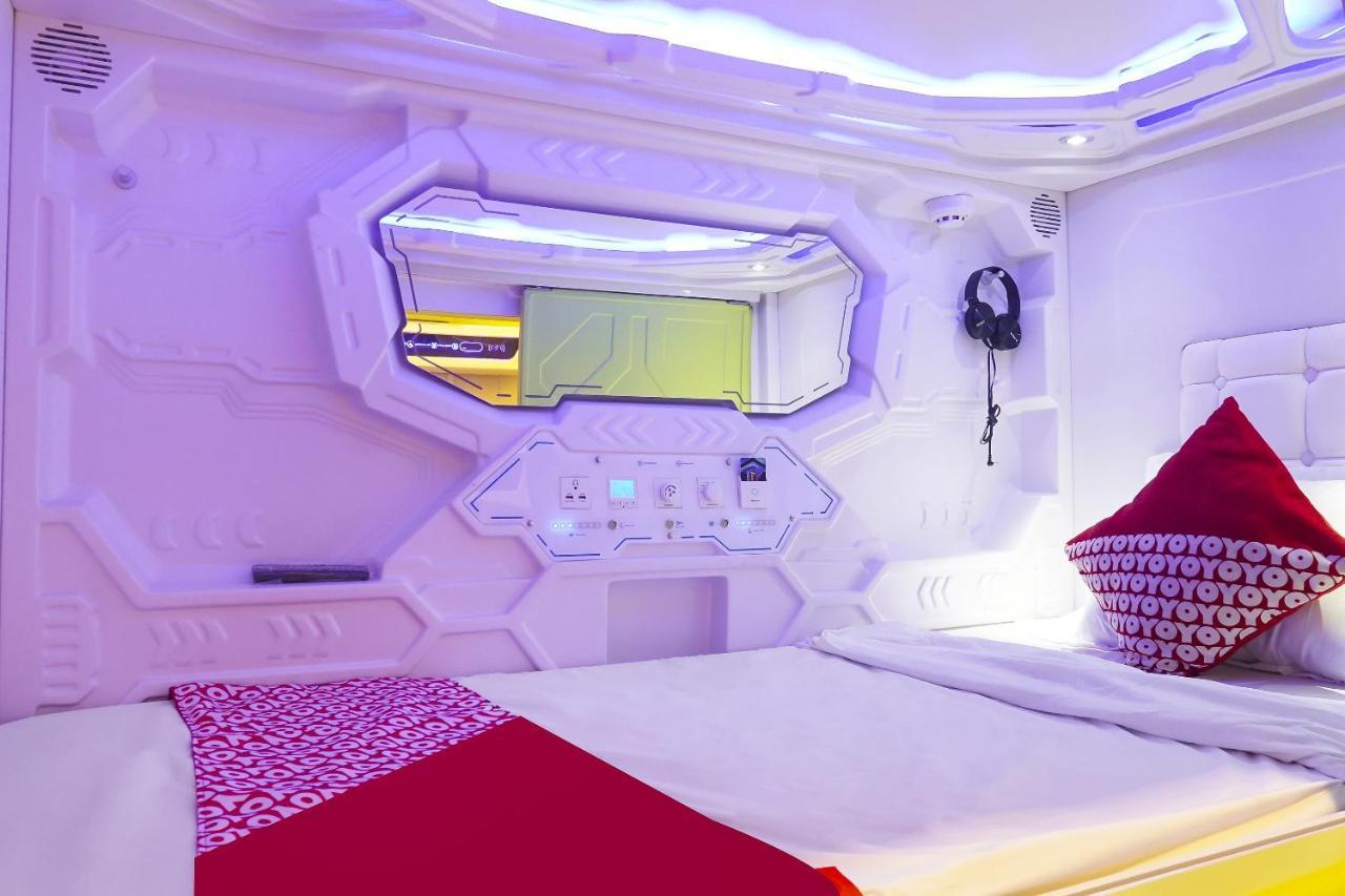 Super Oyo 91328 Fiducia Capsule Hotel ジャカルタ エクステリア 写真