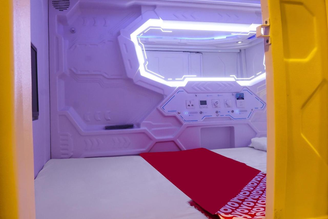 Super Oyo 91328 Fiducia Capsule Hotel ジャカルタ エクステリア 写真