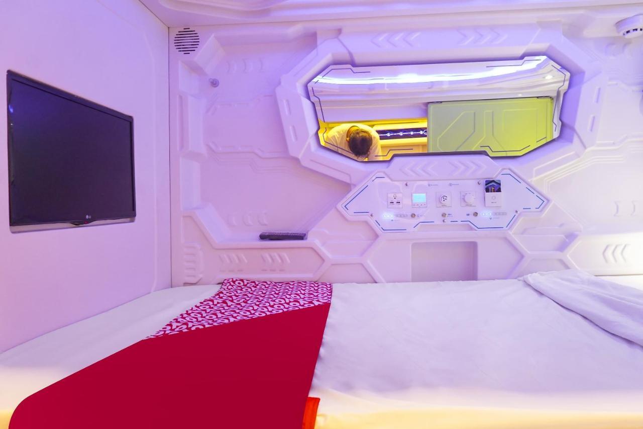 Super Oyo 91328 Fiducia Capsule Hotel ジャカルタ エクステリア 写真