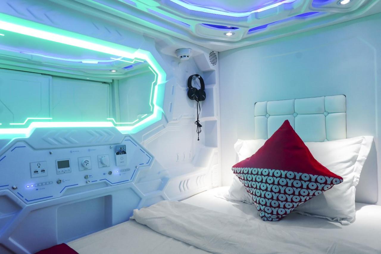 Super Oyo 91328 Fiducia Capsule Hotel ジャカルタ エクステリア 写真